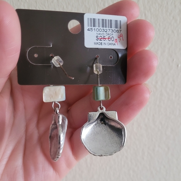 Chico's scallop seashell silver and turquoise earrings - Picture 2 of 2